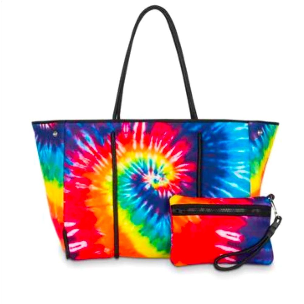 Sold!! NWT Haute Shore Greyson Festival Tote BROKEN SNAP